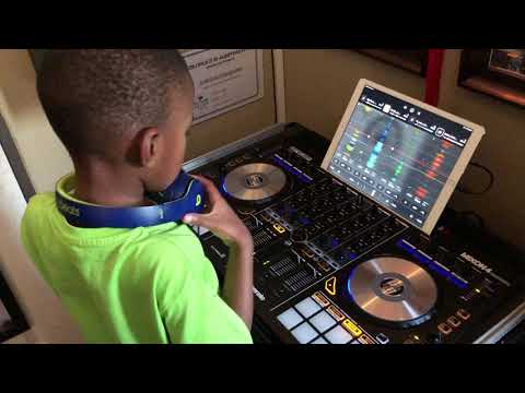 DJ Arch Jnr Messing Around With The Djay App & Reloop Mixon 4 Controller (7yrs old)